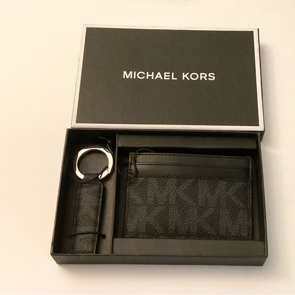 Authentic Michael Kors Signature Men’s Cardholder and Key Ring NWT Price is firm - Picture 4 of 6